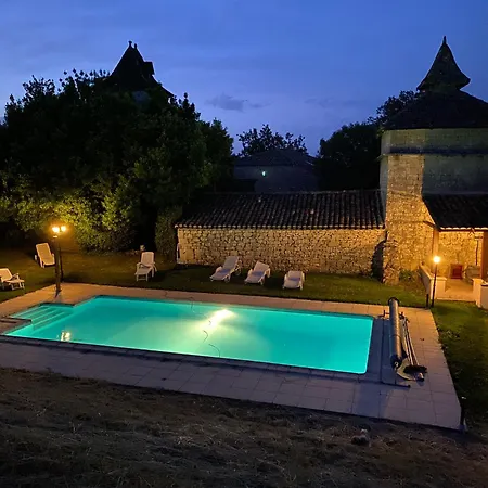 Atypique 12 Personnes Dans Le Lot