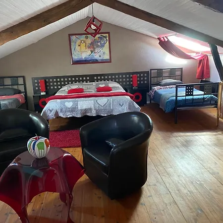 Atypique 12 Personnes Dans Le Lot Dom wakacyjny