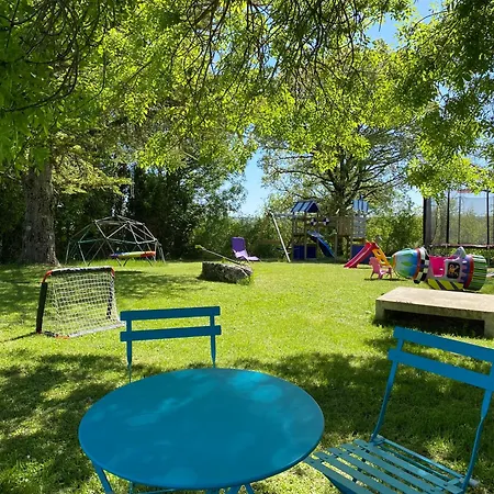 Atypique 12 Personnes Dans Le Lot *