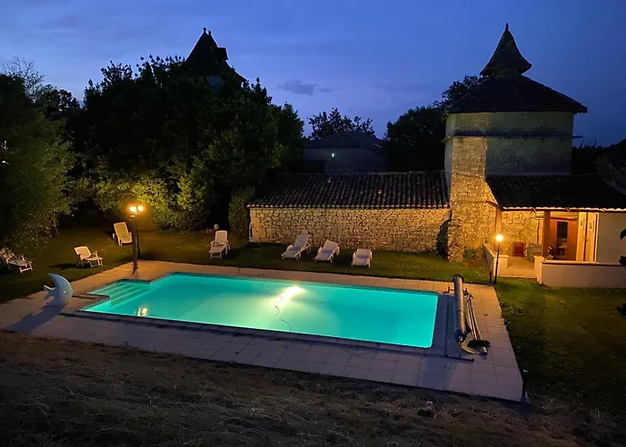 Atypique 12 Personnes Dans Le Lot