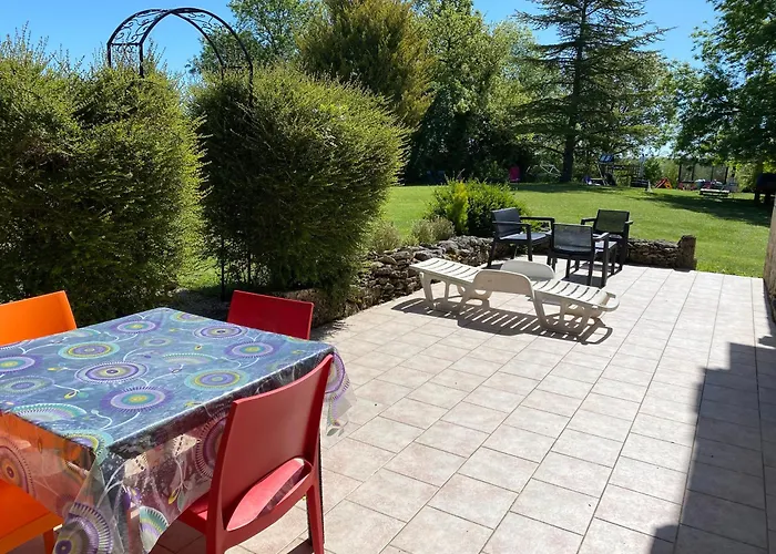 Hébergement de vacances Atypique 12 Personnes Dans Le Lot