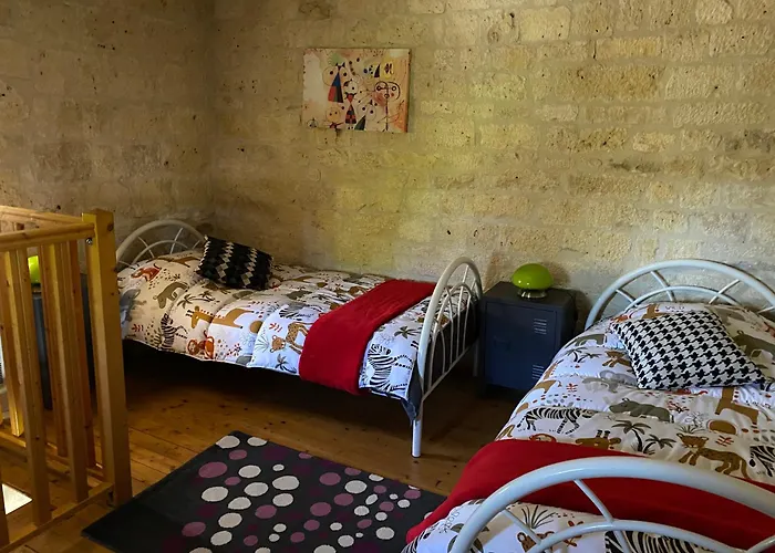 Atypique 12 Personnes Dans Le Lot Hébergement de vacances *