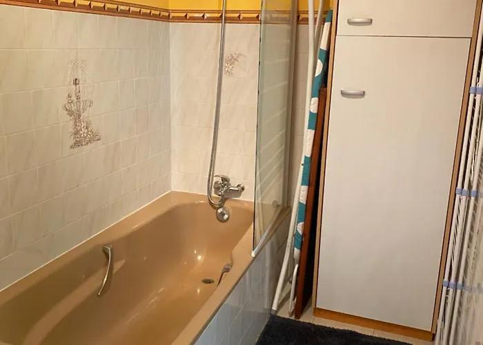 Hébergement de vacances Atypique 12 Personnes Dans Le Lot