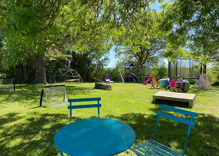 Atypique 12 Personnes Dans Le Lot *